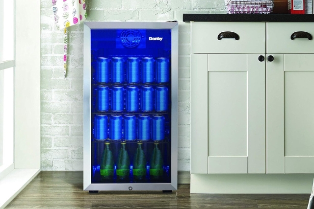 tech-gadgets-matched-betting-sportsbook-ninjabet-beer-fridge